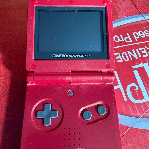 Nintendo Game Boy Advance SP - Bold Crimson